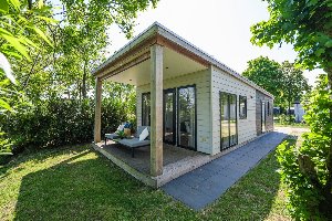 River Lodge 'Wellnesshuus' met bubbeltub, sauna, ligbad en sunshower | 2 pers