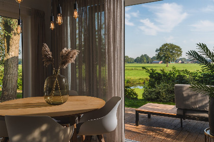 005 River Lodge 'Wellnesshuus' met bubbeltub, sauna, ligbad en sunshower | 2 personen