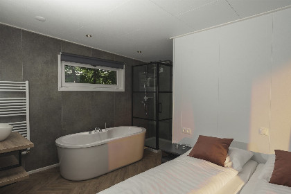 009 River Lodge 'Wellnesshuus' met bubbeltub, sauna, ligbad en sunshower | 2 personen