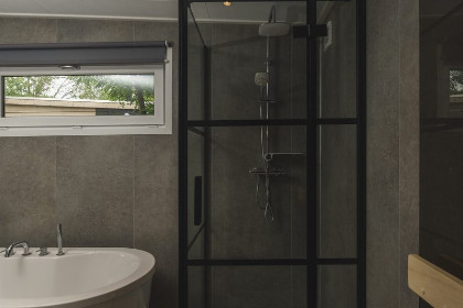 013 River Lodge 'Wellnesshuus' met bubbeltub, sauna, ligbad en sunshower | 2 personen