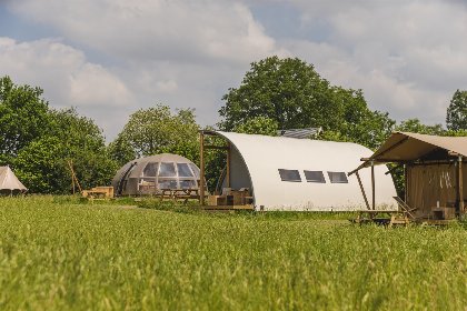 003 Riverdome met prive sanitair | 4 pers