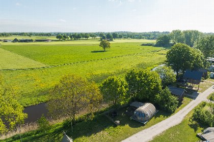 001 Riverdome met prive sanitair en hottub | 4 pers