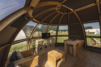 010 Riverdome met prive sanitair en hottub | 4 pers