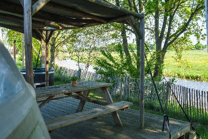 013 Riverdome met prive sanitair en hottub | 4 pers