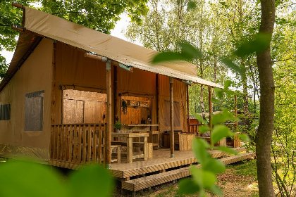 001 Safaritent 'de bartenter' met prive sanitair | 5 pers 001 Safaritent 'de bartenter' met prive sanitair | 5 pers