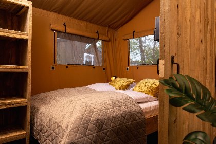 009 Safaritent 'de bartenter' met prive sanitair | 5 pers 009 Safaritent 'de bartenter' met prive sanitair | 5 pers