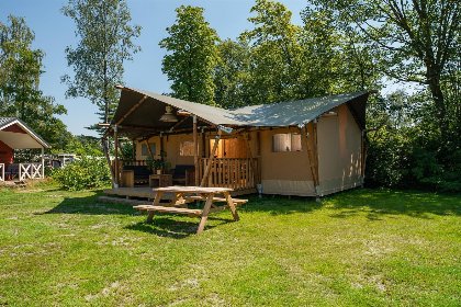 001 Safaritent met prive sanitair | 8 pers 001 Safaritent met prive sanitair | 8 pers