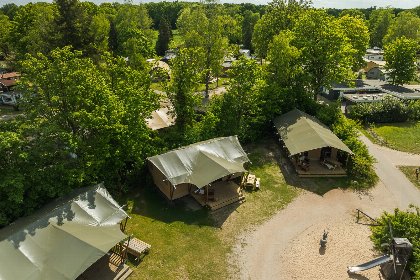 003 Safaritent met prive sanitair | 8 pers 003 Safaritent met prive sanitair | 8 pers