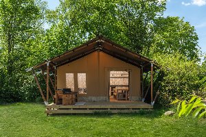 Safaritent met prive sanitair en extra groot terras | 8 pers