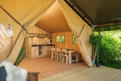 004 Safaritent met prive sanitair en extra groot terras | 8 pers 004 Safaritent met prive sanitair en extra groot terras | 8 pers