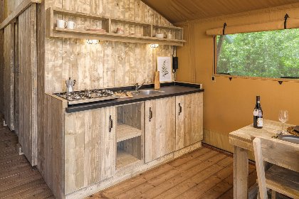 008 Safaritent met prive sanitair en extra groot terras | 8 pers 008 Safaritent met prive sanitair en extra groot terras | 8 pers