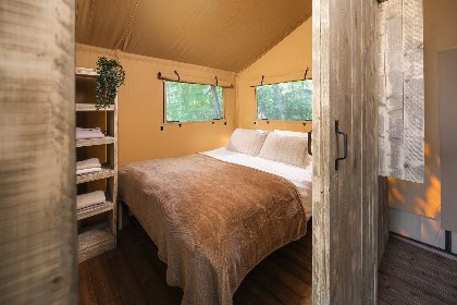 012 Safaritent met prive sanitair en extra groot terras | 8 pers 012 Safaritent met prive sanitair en extra groot terras | 8 pers