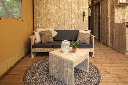 011 Safaritent met prive sanitair en extra groot terras | 8 personen