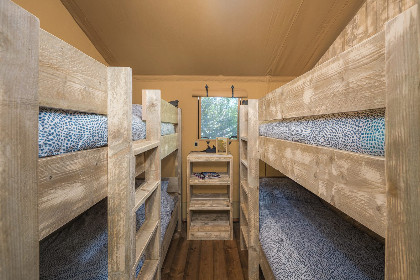 013 Safaritent met prive sanitair en extra groot terras | 8 personen