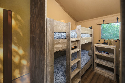 014 Safaritent met prive sanitair en extra groot terras | 8 personen