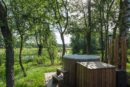 020 Spiegelhuisje aan de Regge met bubbeltub en panoramaview | 2 pers 020 Spiegelhuisje aan de Regge met bubbeltub en panoramaview | 2 pers
