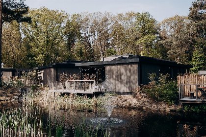 001 6 persoons Water Lodge