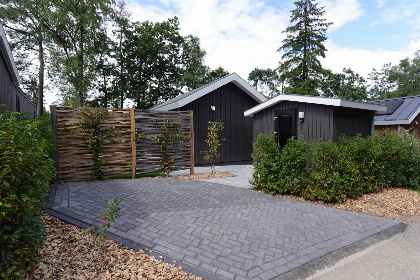 002 Eco Cottage met hottub