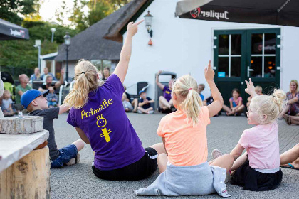 020 Luxe chalet voor 4 personen met hottub op vakantiepark de Thijmse Berg