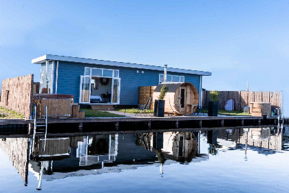 013 Luxe 2 persoons Tiny House met Hottub en Sauna aan de Vinkeveense Plassen