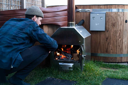 017 Luxe 2 persoons Tiny House met Hottub en Sauna aan de Vinkeveense Plassen