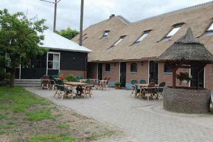 006 Boerderijappartement voor 4 pers. a/d Vecht