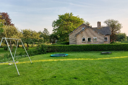 007 Vrijstaande 4 persoons bungalow in de prachtige natuur van Westbroek