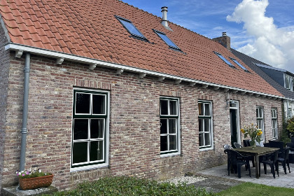 014 Landelijk gelegen 8 persoons vakantiewoning met fijne tuin vlakbij Domburg en Oostkapelle