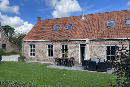 028 Landelijk gelegen 8 persoons vakantiewoning met fijne tuin vlakbij Domburg en Oostkapelle