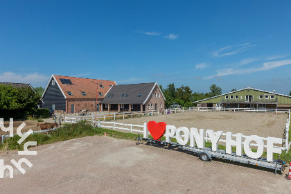 018 Paardenliefhebbers: 4 persoons woning op manege vlakbij strand op ponyhof Aagtekerke