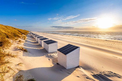 019 Sfeervolle 8 persoons vakantieboerderij dichtbij de zee en met ruime tuin vlakbij Domburg