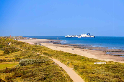 020 Sfeervolle 8 persoons vakantieboerderij dichtbij de zee en met ruime tuin vlakbij Domburg