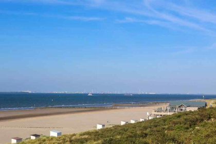 013 6 persoons vakantiewoning met terras en een dakterras op een vakantiepark in Breskens