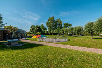 019 6 persoons vakantiewoning met terras en een dakterras op een vakantiepark in Breskens