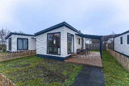 021 Chalet Schelp   Camping Duinhoeve Zeeland | omheind en licht | Maireweg 7