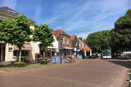 022 Gezellig 4 persoons vakantiehuis in Burgh Haamstede met zonnige tuin