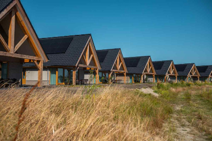 010 Groot en luxe 10 persoons vakantiehuis nabij het Zeeuwse Cadzand en het Noordzeestrand