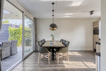 008 Meer Lounche