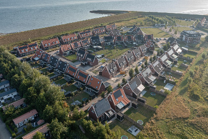 027 Samen aan Zee