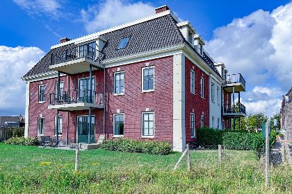 001 SeaLuxe Residence 27C