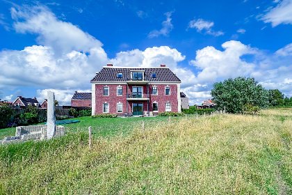 030 SeaLuxe Residence 27C