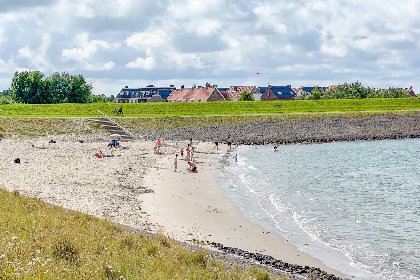 036 SeaLuxe Residence 27C