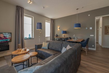 001 SeaLuxe Suite 27D