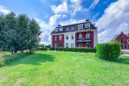 012 SeaLuxe Suite 27D