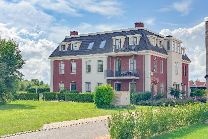 001 SeaLuxe Suite 27i