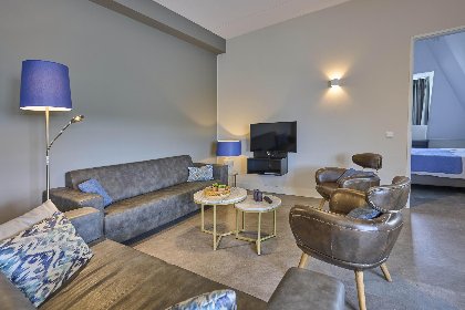 003 SeaLuxe Suite 27i