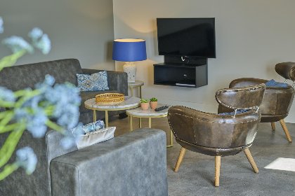 004 SeaLuxe Suite 27i