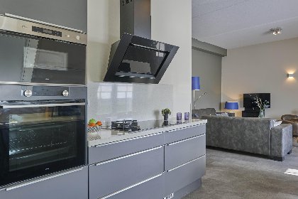 012 SeaLuxe Suite 27i