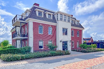 029 SeaLuxe Suite 27i