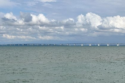 032 SeaLuxe Suite 27i